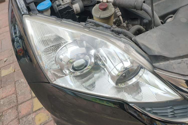 Used Honda CR-V 2010 2.4L Automatic Four-Wheel Drive Prestige Navigation Edition Right Front Headlight