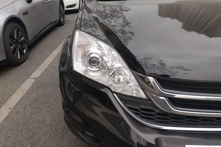Used Honda CR-V 2010 2.0L Automatic Four-Wheel Drive Classic Edition Right Front Headlight