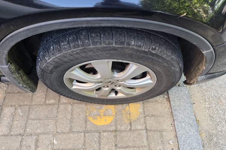 Used Honda CR-V 2010 2.0L Automatic Four-Wheel Drive Classic Edition Right Front Wheel Hub