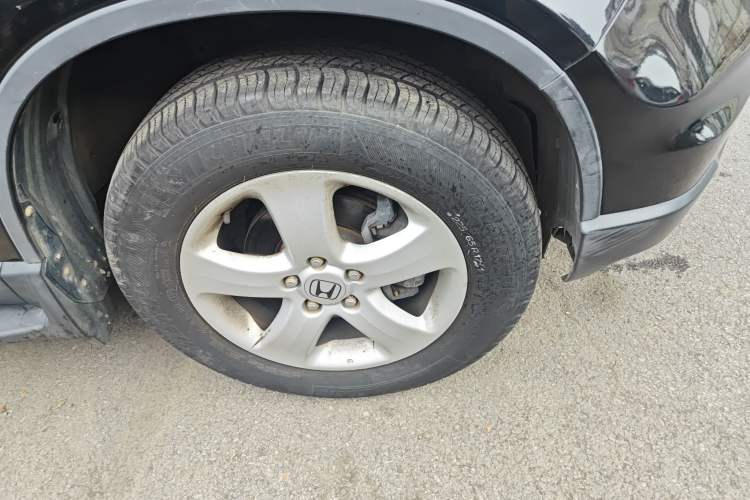 Used Honda CR-V 2010 2.0L automatic two-wheel drive urban version Right Front Wheel Hub