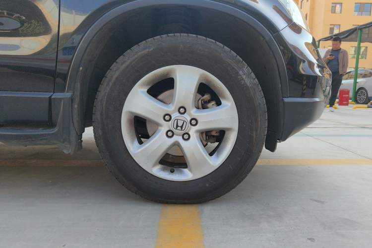 Used Honda CR-V 2010 2.0L manual two-wheel drive urban version Right Front Wheel Hub