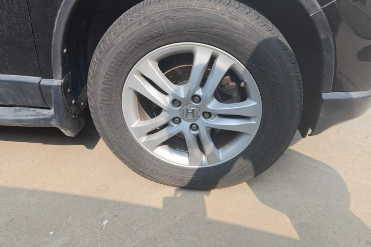 Used Honda CR-V 2010 2.4L automatic four-wheel drive luxury version Right Front Wheel Hub