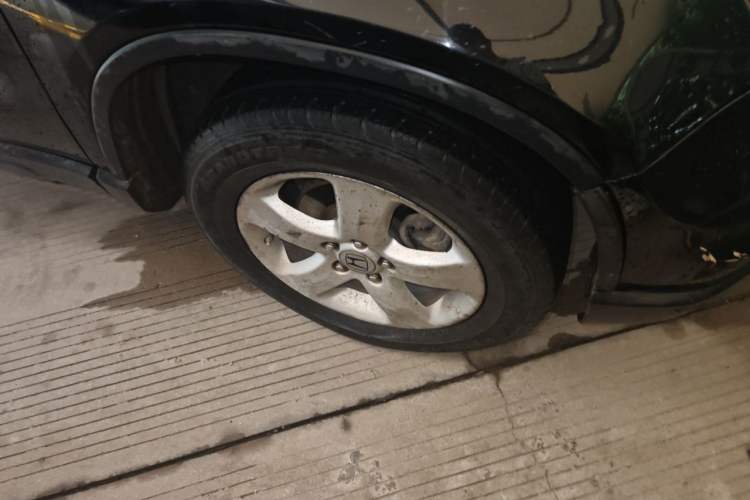 Used Honda CR-V 2010 2.0L automatic two-wheel drive urban version Right Front Wheel Hub