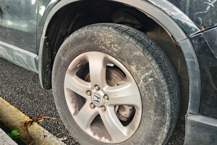 Used Honda CR-V 2010 2.0L automatic two-wheel drive urban version Right Front Wheel Hub