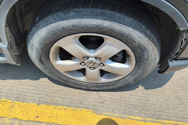Used Honda CR-V 2010 2.0L automatic two-wheel drive urban version Right Front Wheel Hub