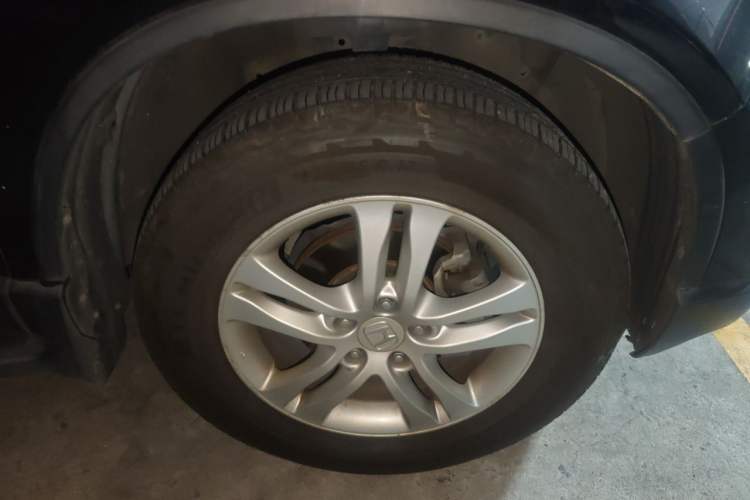 Used Honda CR-V 2010 2.4L automatic four-wheel drive luxury version Right Front Wheel Hub