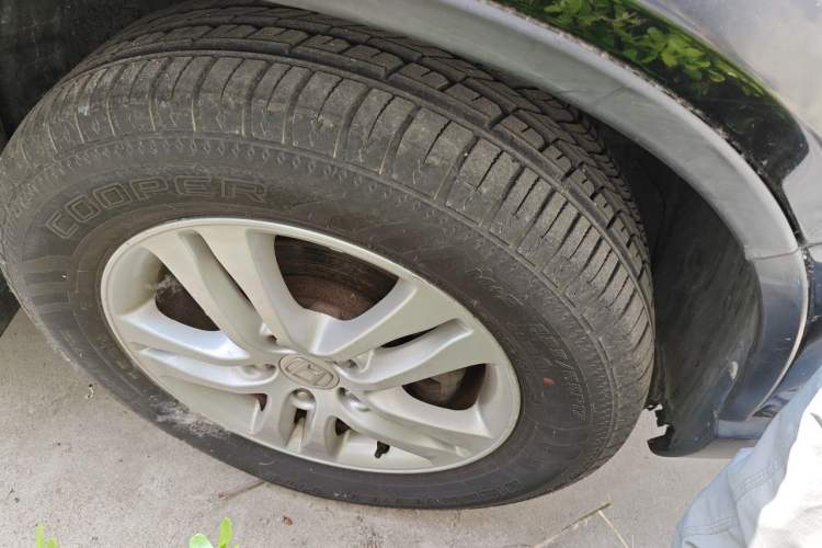 Used Honda CR-V 2010 2.4L automatic four-wheel drive luxury version Right Front Wheel Hub