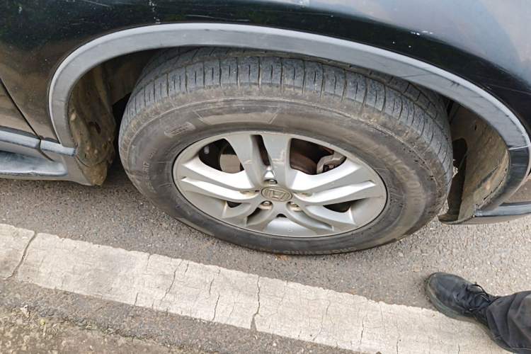 Used Honda CR-V 2010 2.4L automatic four-wheel drive luxury version Right Front Wheel Hub