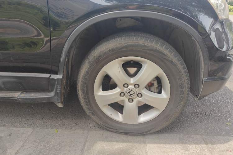 Used Honda CR-V 2010 2.0L automatic two-wheel drive urban version Right Front Wheel Hub