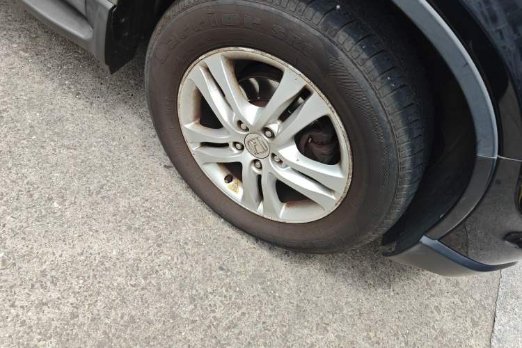 Used Honda CR-V 2010 2.4L automatic four-wheel drive luxury version Right Front Wheel Hub