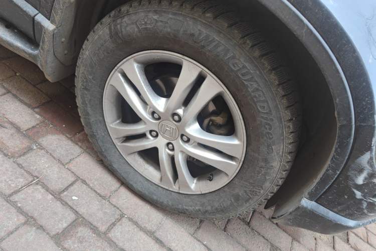 Used Honda CR-V 2010 2.4L automatic four-wheel drive luxury version Right Front Wheel Hub