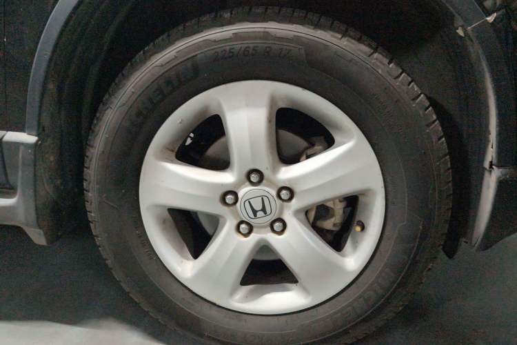 Used Honda CR-V 2010 2.0L automatic two-wheel drive urban version Right Front Wheel Hub