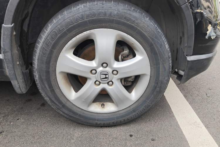 Used Honda CR-V 2010 2.0L automatic two-wheel drive urban version Right Front Wheel Hub