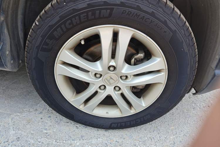 Used Honda CR-V 2010 2.4L automatic four-wheel drive luxury version Right Front Wheel Hub
