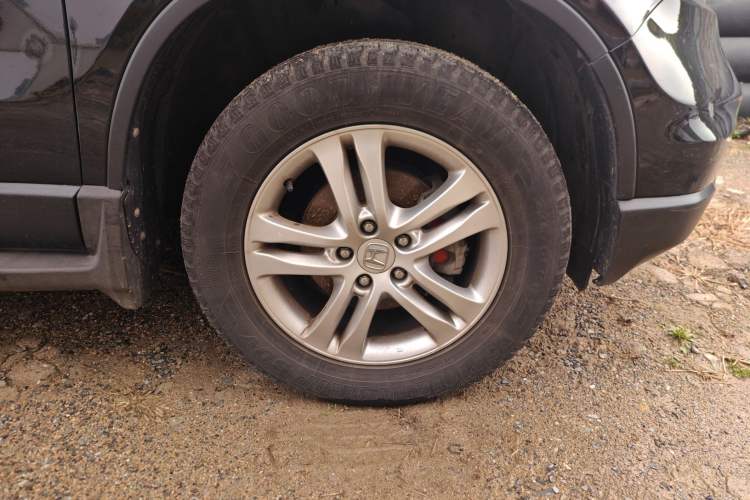 Used Honda CR-V 2010 2.4L automatic four-wheel drive luxury version Right Front Wheel Hub