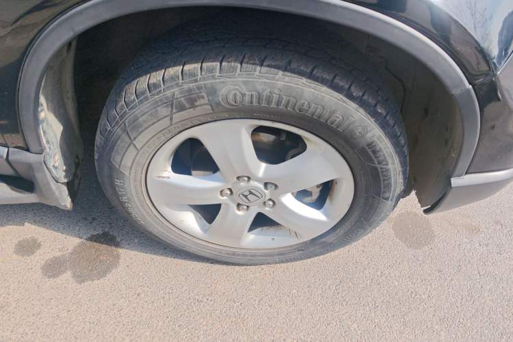 Used Honda CR-V 2010 2.0L automatic two-wheel drive urban version Right Front Wheel Hub