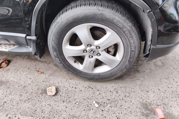 Used Honda CR-V 2010 2.0L automatic two-wheel drive urban version Right Front Wheel Hub