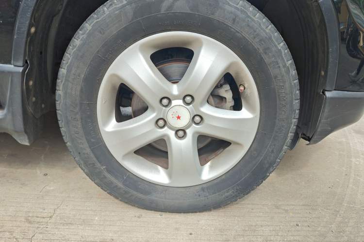 Used Honda CR-V 2010 2.0L automatic two-wheel drive urban version Right Front Wheel Hub