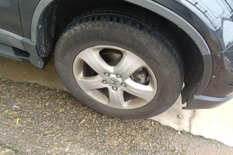 Used Honda CR-V 2010 2.0L automatic two-wheel drive urban version Right Front Wheel Hub