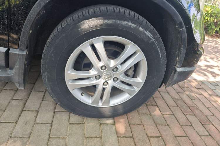 Used Honda CR-V 2010 2.4L automatic four-wheel drive luxury version Right Front Wheel Hub