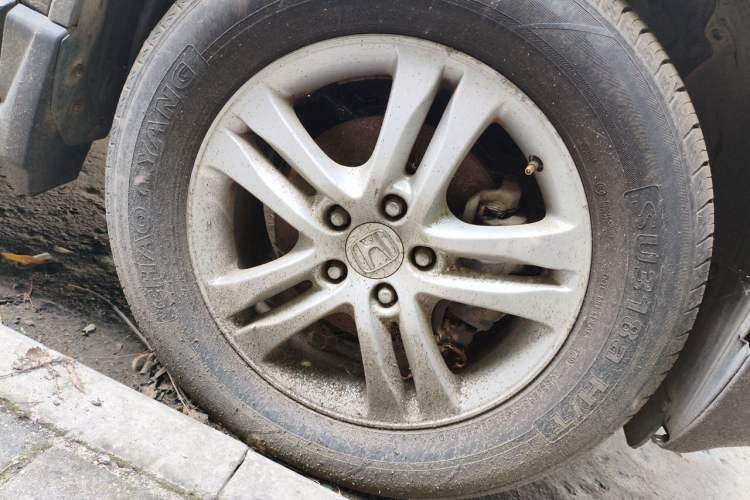 Used Honda CR-V 2010 2.4L automatic four-wheel drive luxury version Right Front Wheel Hub