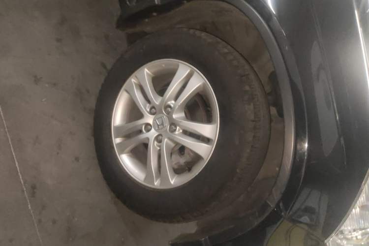 Used Honda CR-V 2010 2.4L Automatic Four-Wheel Drive Prestige Edition Right Front Wheel Hub