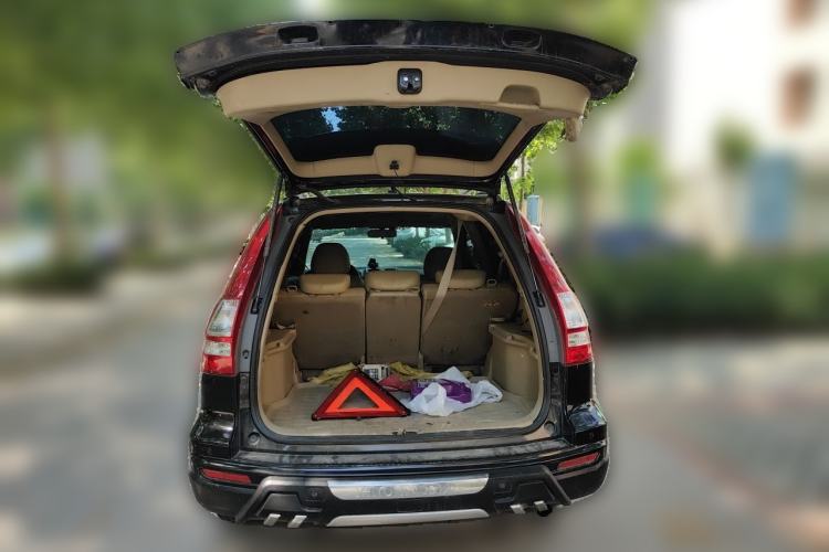 Used Honda CR-V 2010 2.0L Automatic Four-Wheel Drive Classic Edition Trunk