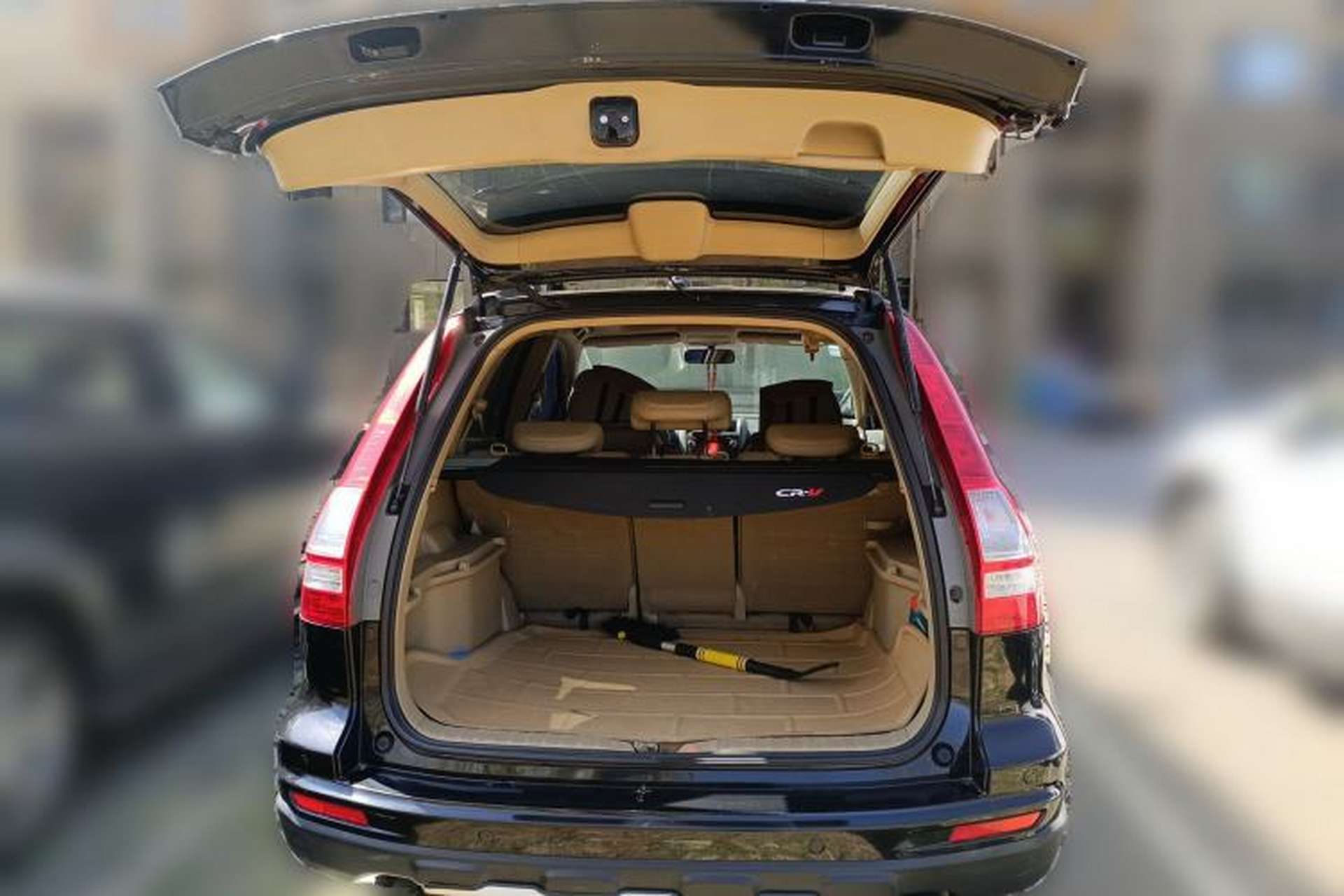 Used Honda CR-V 2010 2.4L automatic four-wheel drive luxury version Trunk