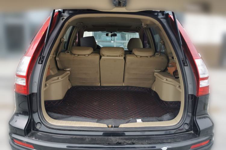 Used Honda CR-V 2010 2.4L automatic four-wheel drive luxury version Trunk
