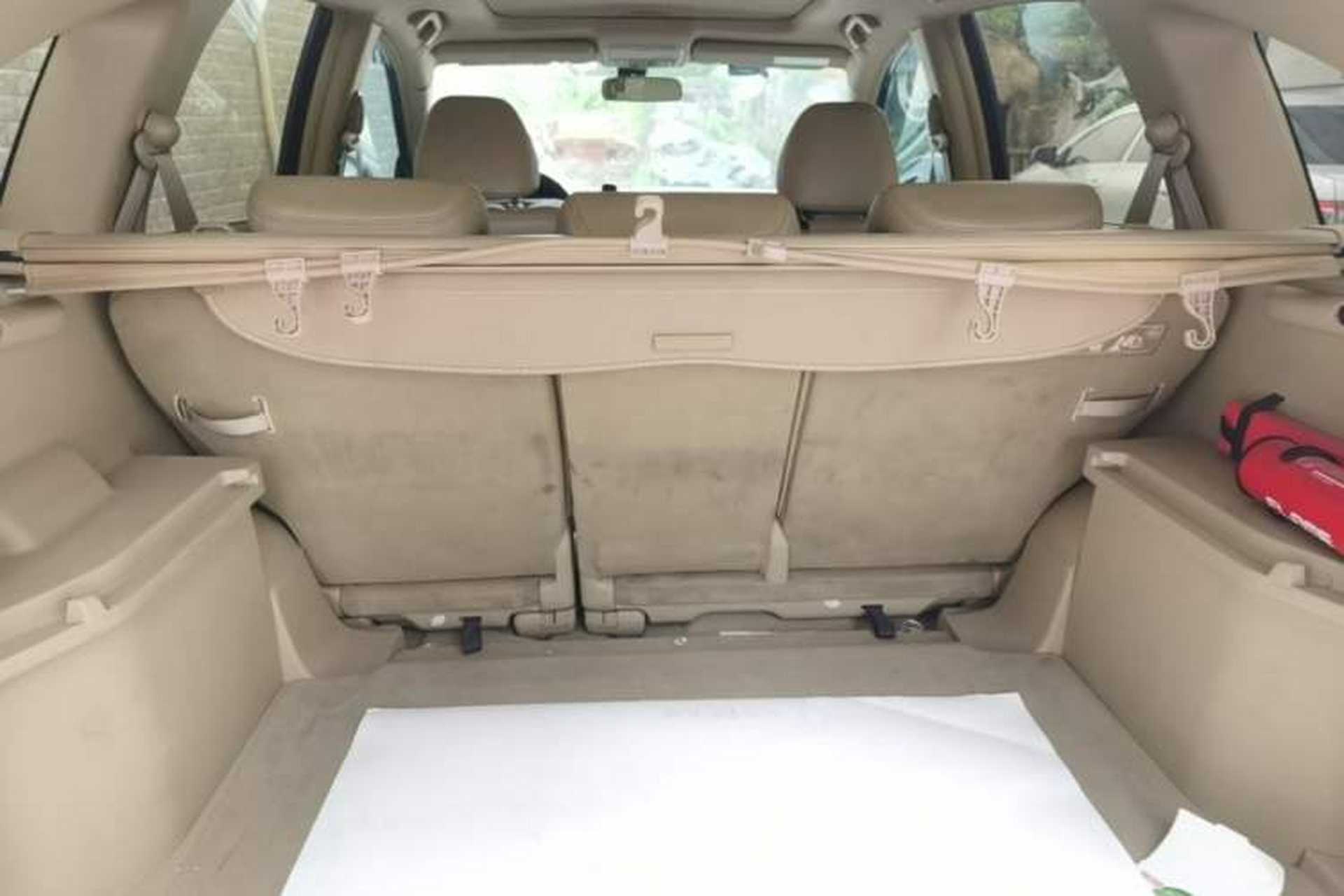 Used Honda CR-V 2010 2.4L automatic four-wheel drive luxury version Trunk