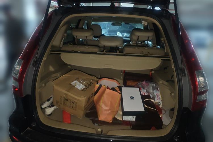 Used Honda CR-V 2010 2.4L automatic four-wheel drive luxury version Trunk