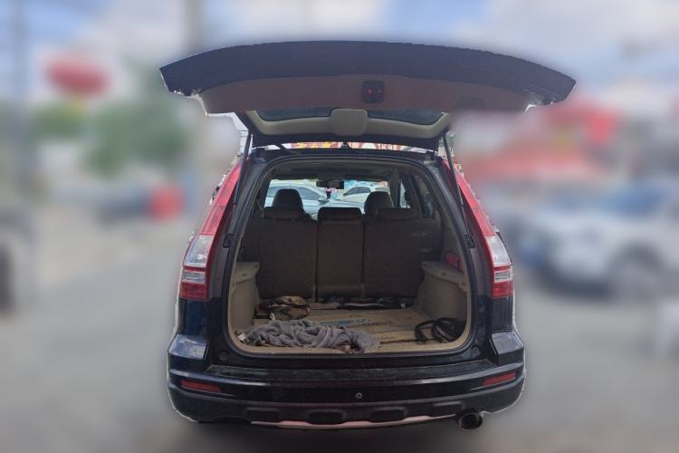 Used Honda CR-V 2010 2.4L automatic four-wheel drive luxury version Trunk