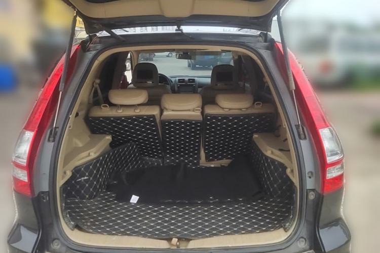 Used Honda CR-V 2010 2.4L automatic four-wheel drive luxury version Trunk