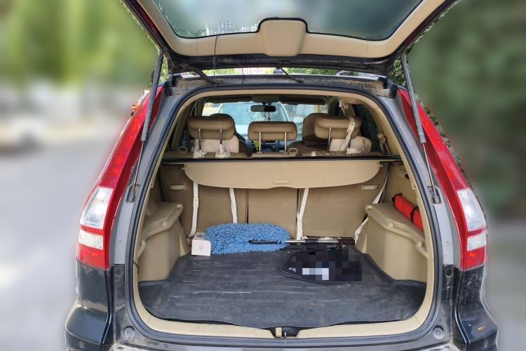 Used Honda CR-V 2010 2.4L automatic four-wheel drive luxury version Trunk