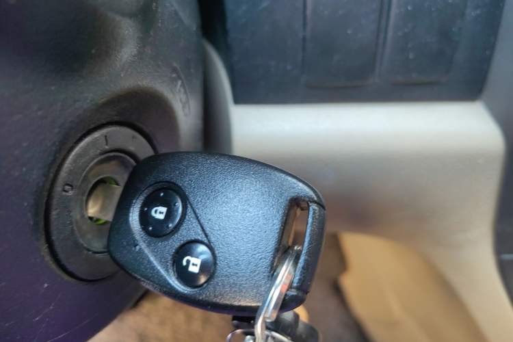 Used Honda CR-V 2010 2.0L automatic two-wheel drive urban version Vehicle Key