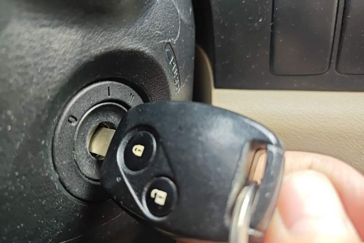 Used Honda CR-V 2010 2.0L automatic two-wheel drive urban version Vehicle Key