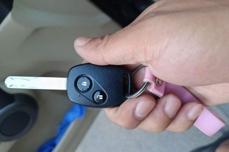 Used Honda CR-V 2010 2.0L Automatic Four-Wheel Drive Classic Edition Vehicle Key