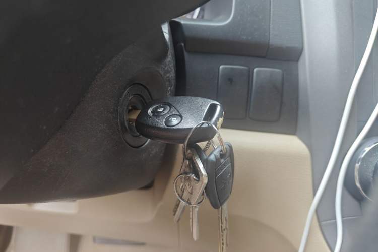 Used Honda CR-V 2010 2.0L automatic two-wheel drive urban version Vehicle Key