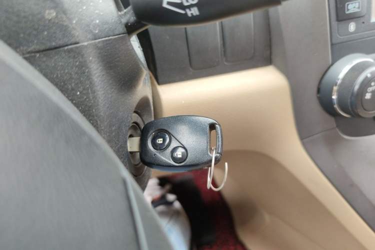 Used Honda CR-V 2010 2.0L automatic two-wheel drive urban version Vehicle Key