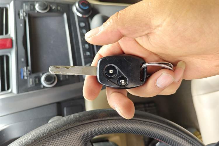 Used Honda CR-V 2010 2.0L automatic two-wheel drive urban version Vehicle Key