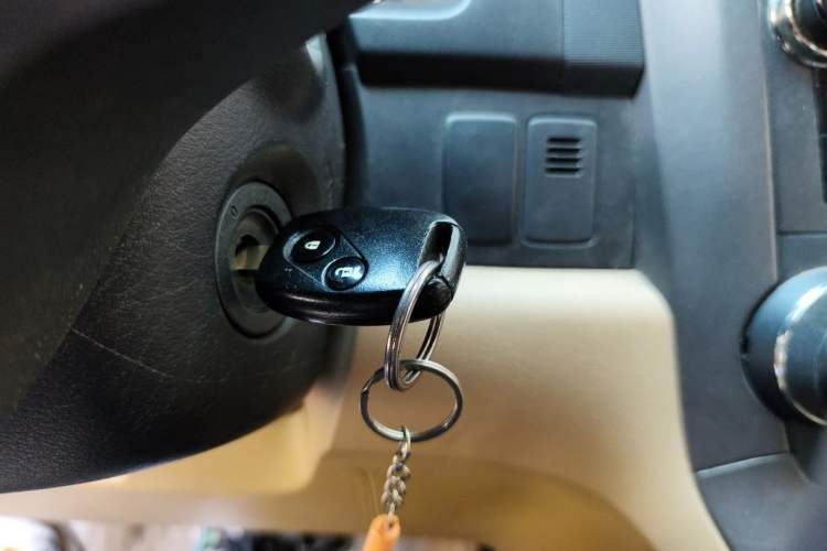 Used Honda CR-V 2010 2.4L automatic four-wheel drive luxury version Vehicle Key