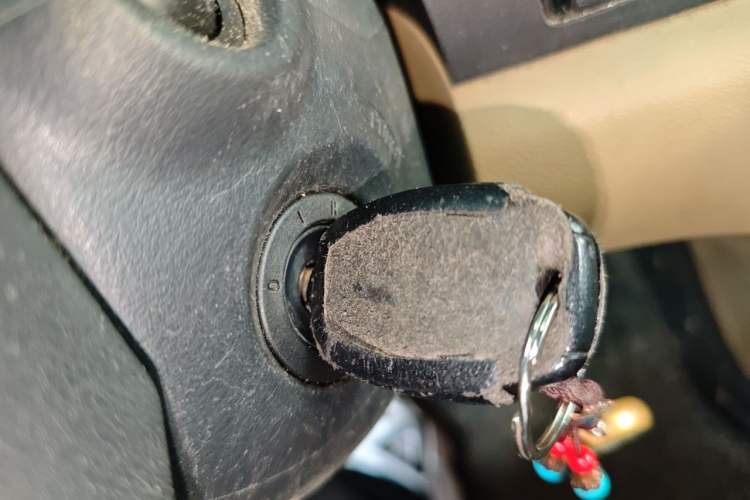 Used Honda CR-V 2010 2.0L automatic two-wheel drive urban version Vehicle Key