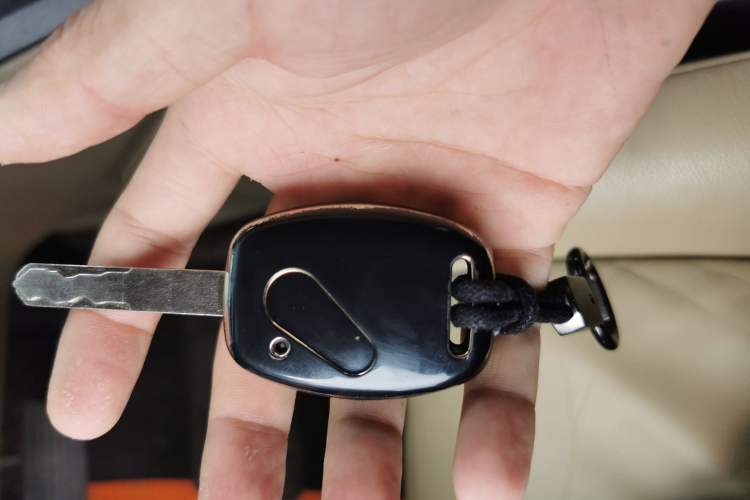 Used Honda CR-V 2010 2.4L automatic four-wheel drive luxury version Vehicle Key