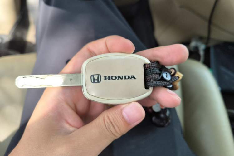 Used Honda CR-V 2010 2.4L automatic four-wheel drive luxury version Vehicle Key