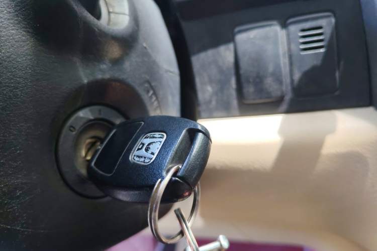 Used Honda CR-V 2010 2.4L automatic four-wheel drive luxury version Vehicle Key