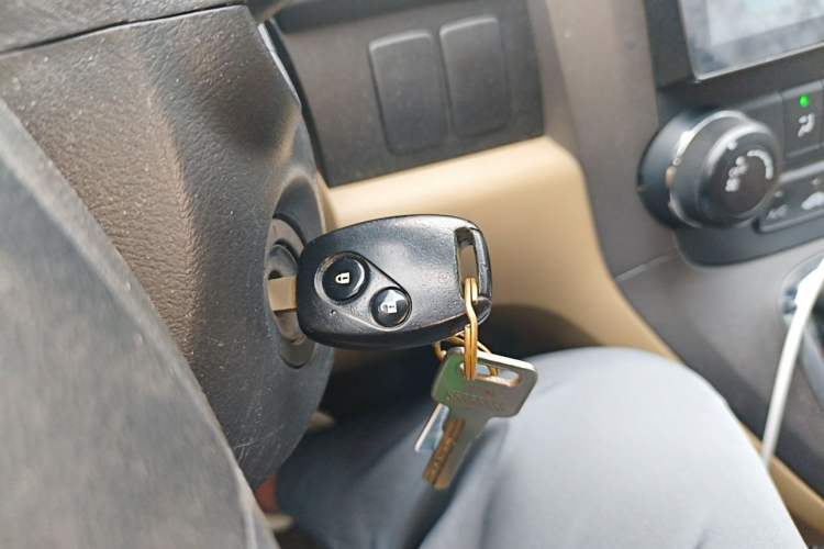 Used Honda CR-V 2010 2.0L manual two-wheel drive urban version Vehicle Key