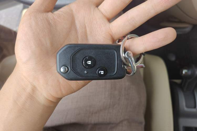 Used Honda CR-V 2010 2.0L automatic two-wheel drive urban version Vehicle Key