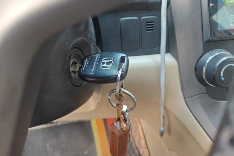 Used Honda CR-V 2010 2.4L automatic four-wheel drive luxury version Vehicle Key