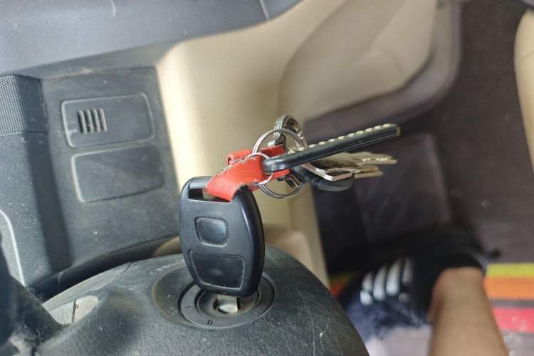 Used Honda CR-V 2010 2.4L automatic four-wheel drive luxury version Vehicle Key