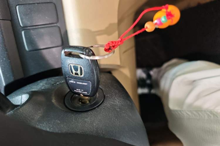 Used Honda CR-V 2010 2.0L automatic two-wheel drive urban version Vehicle Key
